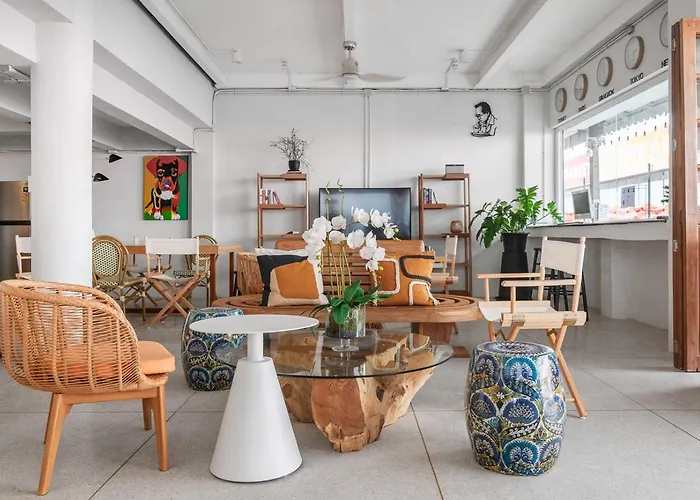 Unplugged At Bangrak & Silom Design Ostello