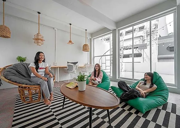Unplugged At Bangrak & Silom Design Ostello