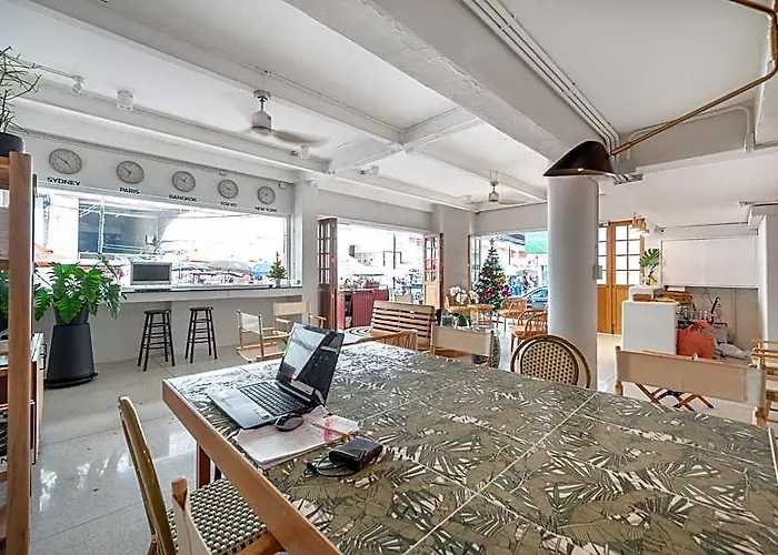 Ostello Unplugged At Bangrak & Silom Design *
